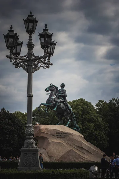 Cavaleiro Bronze Monumento Pedro Grande — Fotografia de Stock
