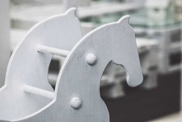 Stare Drewniane Hobby Koń Placu Zabaw — Zdjęcie stockowe