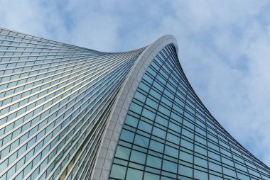 Gökyüzündeki cam ofis binasının ayrıntıları, Moskova, 28.07.2020