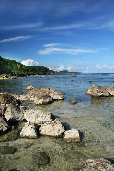 Plaża skalista Guam — Zdjęcie stockowe