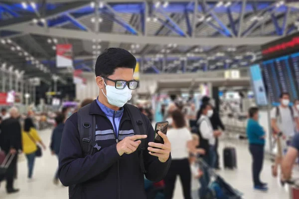 Homens Asiáticos Usam Máscaras Protegem Contra Vírus Coronários Impedem Imagem De Stock