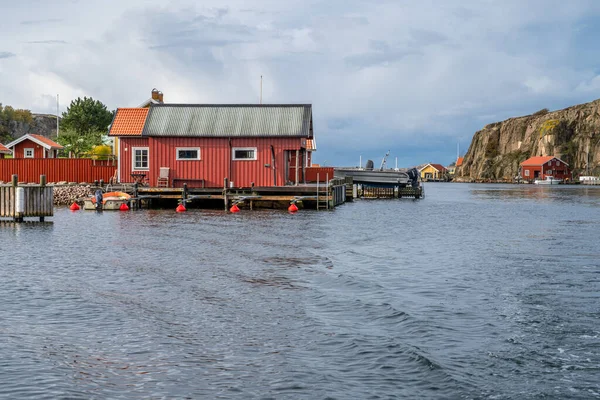 Typická rybářská vesnice na švédském pobřeží Atlantiku. Obrázek z Hamburgsundu, okres Vastra Gotaland, Švédsko — Stock fotografie