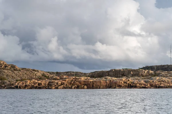 Une belle photo de l'archipel Weather Island, le point le plus à l'ouest de la Suède — Photo
