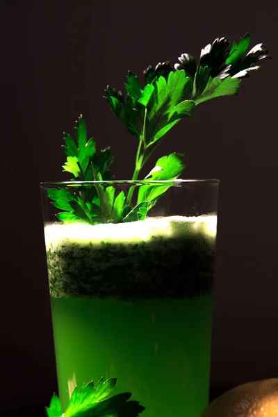 Green Detox Juice Parsley Lemon Healthy Eating Concept — Stock Photo, Image