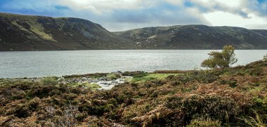 Royal Deeside 'daki Loch Muick Gölü' nün etrafında. Ballater, Aberdeenshire, İskoçya, İngiltere. Cairngorms Ulusal Parkı. İskoçya manzarası. 