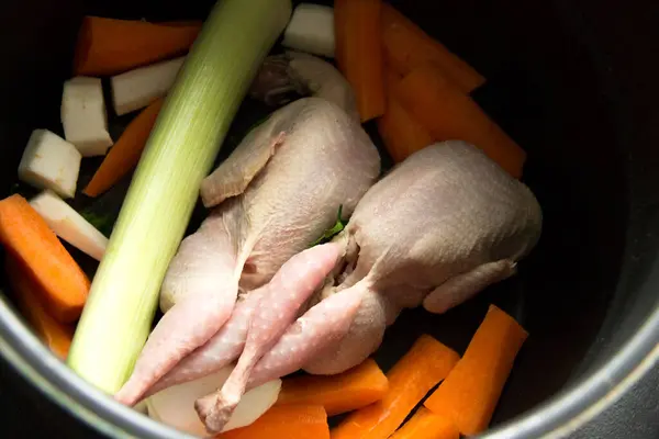 Fresh raw uncooked quails meat. Soup preparation. — Stock Image Fresh Raw Uncooked Quails Meat Soup Preparation Stock Picture