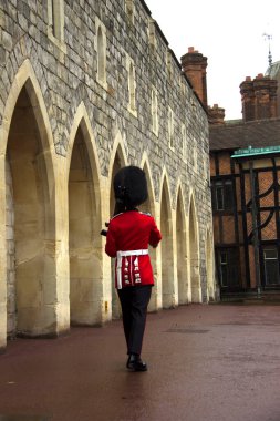 Windsor, Berkshire, İngiltere - Kraliçe 'nin Muhafızları Windsor Kalesi' nin dışında. İngiliz Kraliyet Muhafızları. 