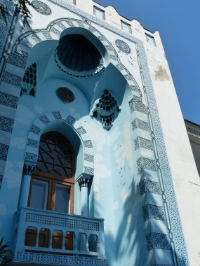 Dulber Sarayı. Doğu tarzı bina, Büyük Dük Peter Romanov 'un çizimlerine göre 1895-1897 yılları arasında Kahire' deki antik tapınak binalarının ruhuna göre inşa edilmiştir.