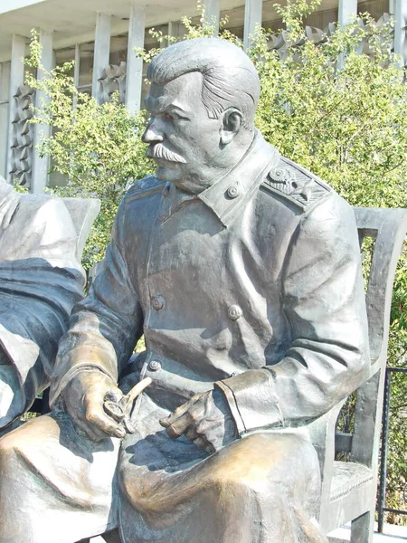 Stalin Churchill Roosevelt Anıtı Liderlerin Livadia Sarayı Nın Talyan Avlusunda — Stok fotoğraf