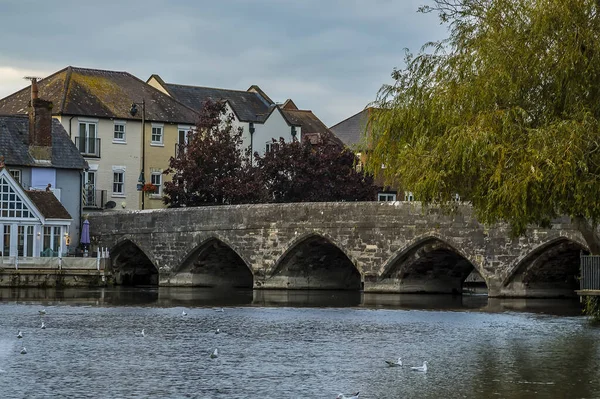 Pohled Starobylý Most Fordingbridge Velká Británie Soumraku Podzim — Stock fotografie