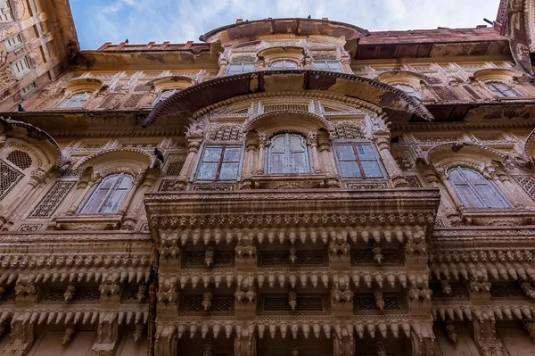 Tittar Upp Dekorativa Fönster Mehrangarh Fort Staden Jodhpur Rajasthan Indien — Stockfoto