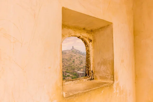 Una Finestra Dell Arco Con Una Vista Verso Fortificazioni Della — Foto Stock