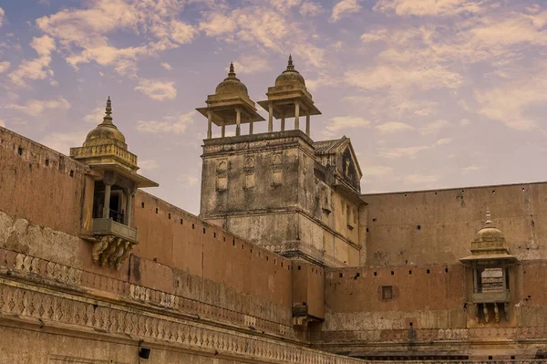 Une Vue Des Tourelles Cupluar Dans Fort Amber Jaipur Rajasthan — Photo