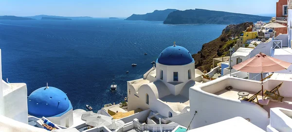 Veduta Panoramica Case Dipinte Bianco Chiese Cupola Blu Nel Villaggio — Foto Stock