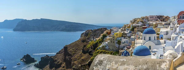 Una Vista Panoramica Del Villaggio Oia Santorini Isola Thirasia Sullo — Foto Stock