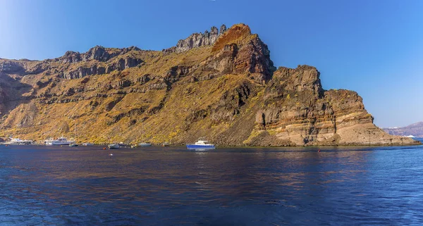 View Boats Moored Island Thirasia Santorini Summers Evening — Stock Photo, Image