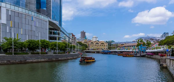 Singapur, Asya 'daki Clarke Rıhtımı boyunca bir manzara.