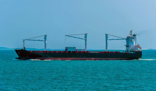 Ett Containerfartyg Närmar Sig Singapore Sommaren — Stockfoto