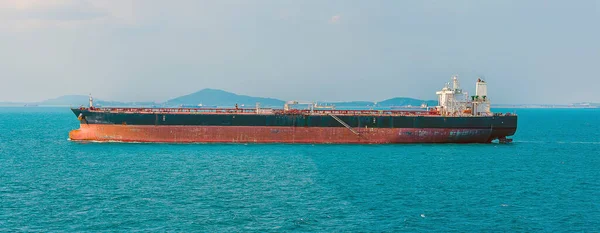 Ein Großer Leerer Öltanker Vor Singapur Sommer — Stockfoto