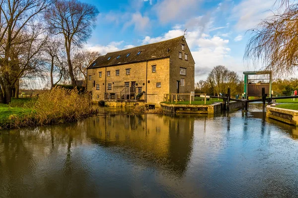 View Old Mill River Nene Oundle Bright Sunny Day — Stock fotografie