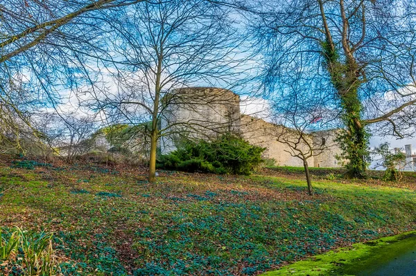 Güneşli Bir Günde Ngiltere Nin Oundle Kenti Yakınlarındaki Ağaçlarda Barnwell — Stok fotoğraf