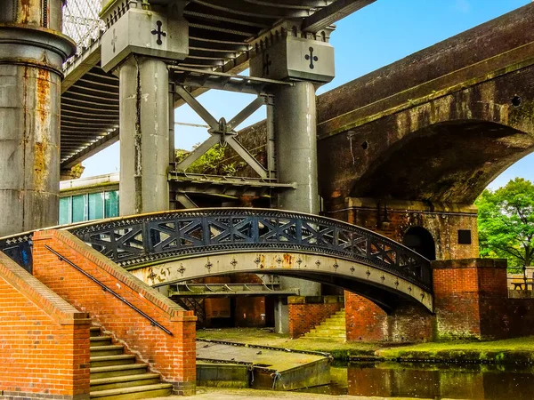 Puente Sobre Parte Del Sistema Restaurado Del Canal Victoriano Castlefield — Foto de Stock
