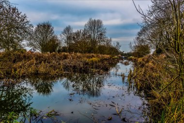 İngiltere 'nin Foxton Locks kentindeki üst kilit ve gölet manzarası