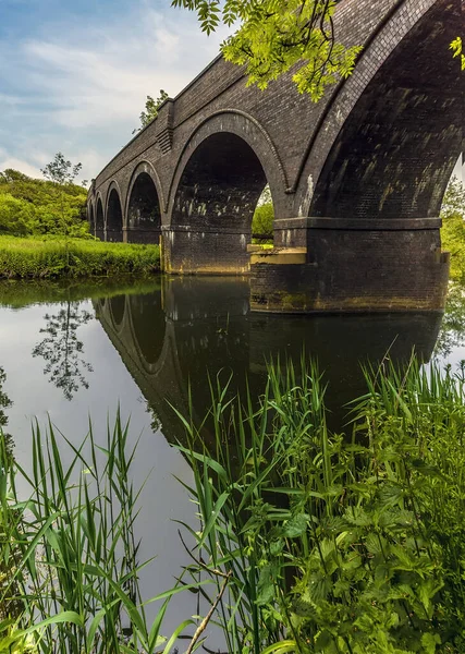 Pohled Opuštěný Viadukt Přes Řeku Nene Thrapstonu Velká Británie Jaře — Stock fotografie