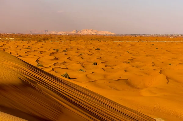 Вид Через Дюни Червоної Пустелі Хатта Поблизу Дубая Оае Навесні — стокове фото