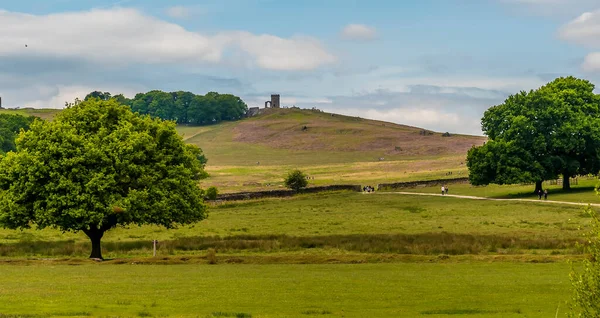 Una Vista Verso Bradgate Park Old John Follia Dalla Riva — Foto Stock