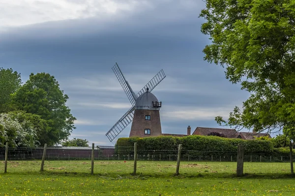 Ένας Ανεμόμυλος Στο Χωριό Napton Warwickshire Καλοκαίρι — Φωτογραφία Αρχείου