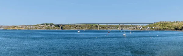 Panoráma Kilátás Nyílik Cleddau Hídra Havenen Keresztül Partvonaltól Pembroke Dock — Stock Fotó