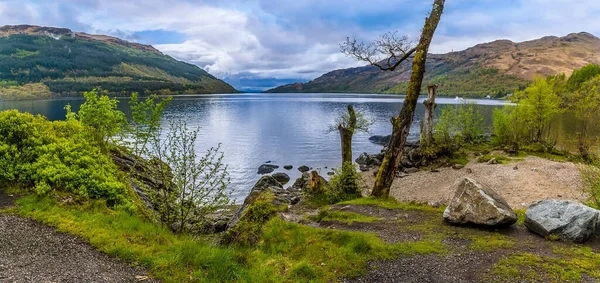 Een Panoramisch Uitzicht Het Noordelijke Uiteinde Van Loch Lomond Schotland — Stockfoto