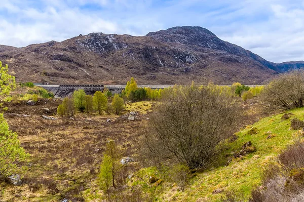 Een Blik Dam Loch Cluanie Schotland Een Zomerse Dag — Stockfoto