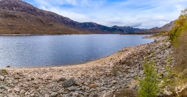 Een Uitzicht Langs Kust Van Loch Cluanie Schotland Een Zomerse — Stockfoto