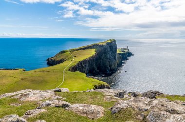 İskoçya 'nın Skye adasındaki Neist Point yarımadasında bir panorama manzarası