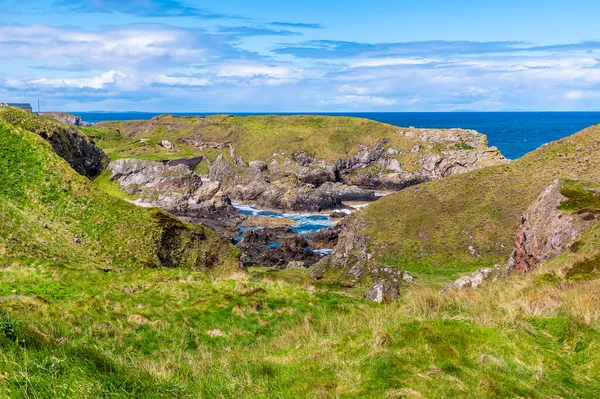 Літній День Щоб Подивитися Скелясте Узбережжя Портноккі Шотландія — стокове фото
