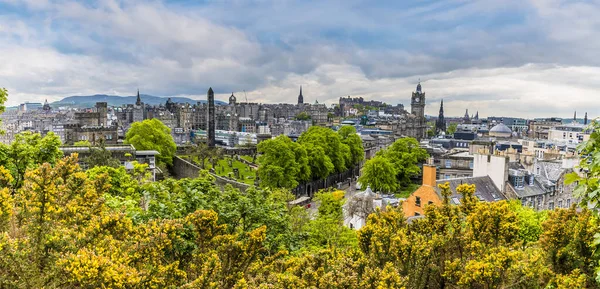 Uma Vista Panorâmica Topo Calton Hill Edimburgo Escócia Dia Verão — Fotografia de Stock