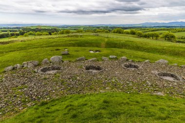 İskoçya 'daki Cairnpapple Hill mezarlığının tepesinden bir manzara 