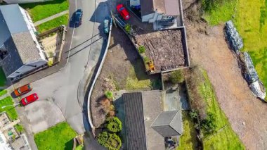 Merthyr Tydfil, Galler 'deki Cefn Coed Viaduct' a doğru giden bir hava manzarası.