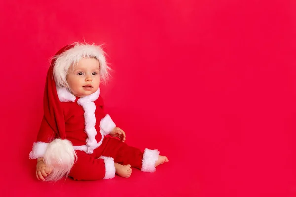 Petit Enfant Six Mois Costume Père Noël Est Assis Sur — Photo