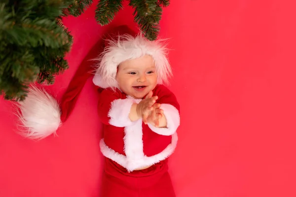 Heureux Petit Bébé Six Mois Costume Père Noël Repose Sur — Photo