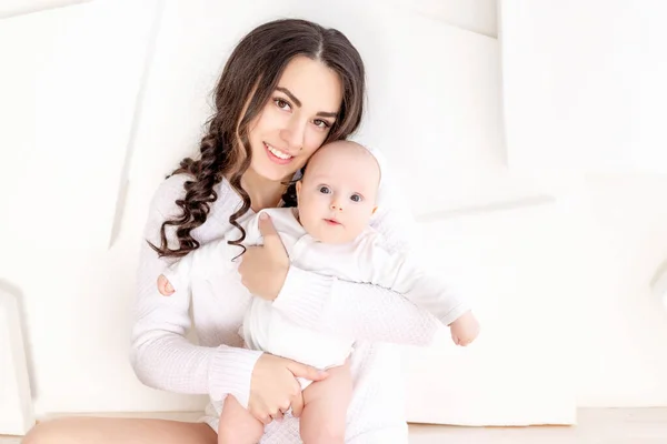 Mom Holds Newborn Baby Her Arms Home Happy Loving Family — Stock Photo, Image