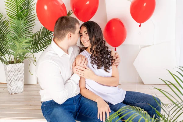 Loving Couple Congratulates Each Other Valentine Day Hugging Kissing — Stock Photo, Image