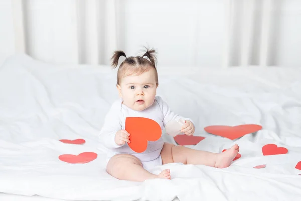 Bebé Con Corazones Rojos Concepto Del Día San Valentín — Foto de Stock