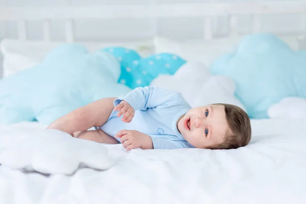 Smiling Laughing Baby Boy Bed Sleep Healthy Happy Little Baby — Zdjęcie stockowe