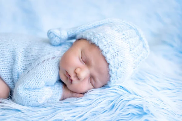 Newborn Baby Sleeping His Stomach Blue Background Healthy Baby Sleep — Stock Photo, Image