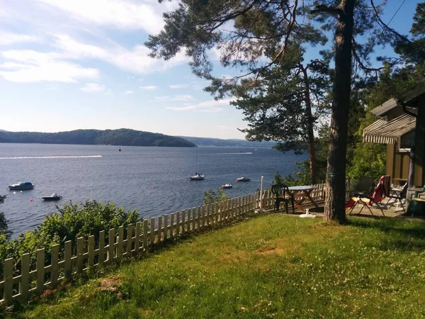 Utsikt Över Sjön Sommaren — Stockfoto