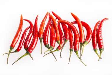 Beyaz arka plan üzerinde izole chilies