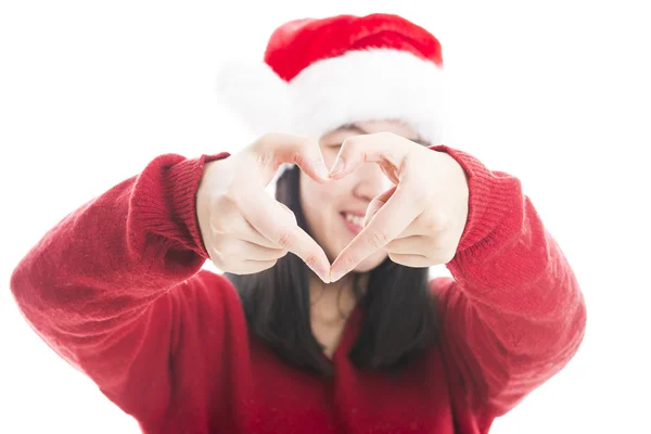 Jeune femme asiatique avec chapeau de Noël isolé sur blanc . — Photo